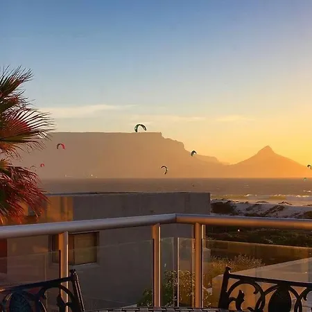 Dolphin Beach Beachfront Apartment, 3 Bedroom-6 Persons Cidade Do Cabo Exterior foto