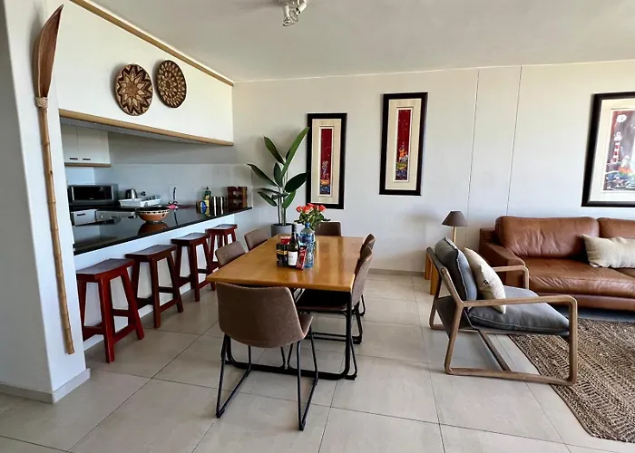 Dolphin Beach Beachfront Apartment, 3 Bedroom-6 Persons