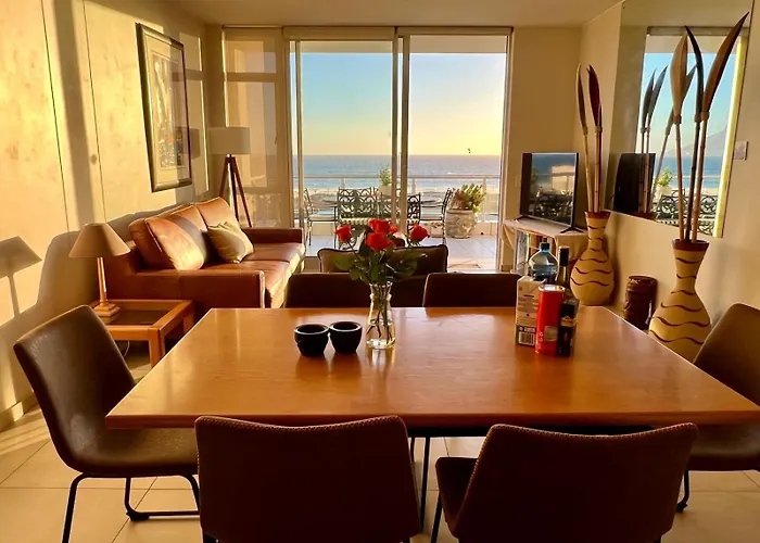 Dolphin Beach Beachfront Apartment, 3 Bedroom-6 Persons