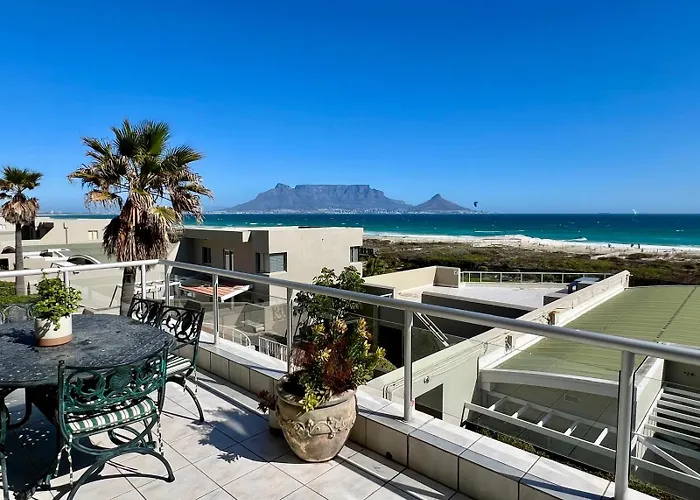 Dolphin Beach Beachfront Apartment, 3 Bedroom-6 Persons