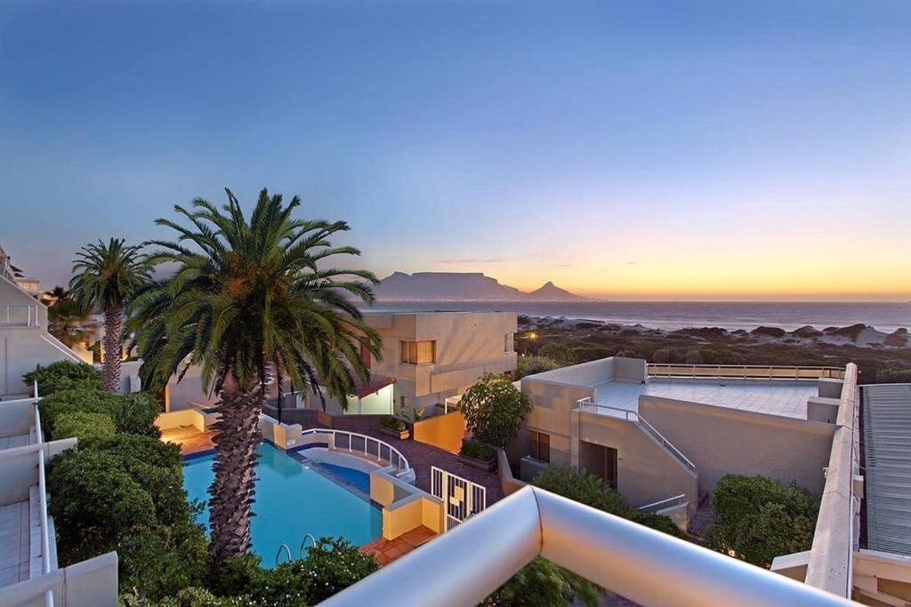 Dolphin Beachfront Apartment, 3 Bedroom-6 Persons * Kapstadt