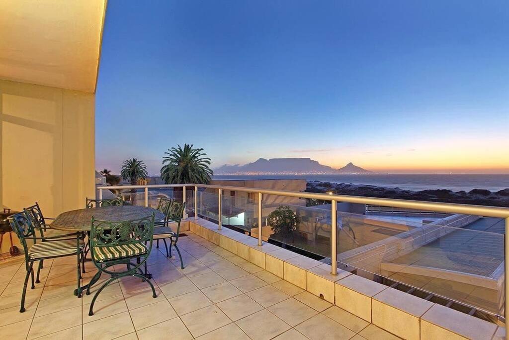 Dolphin Beachfront Apartment, 3 Bedroom-6 Persons Apartment *