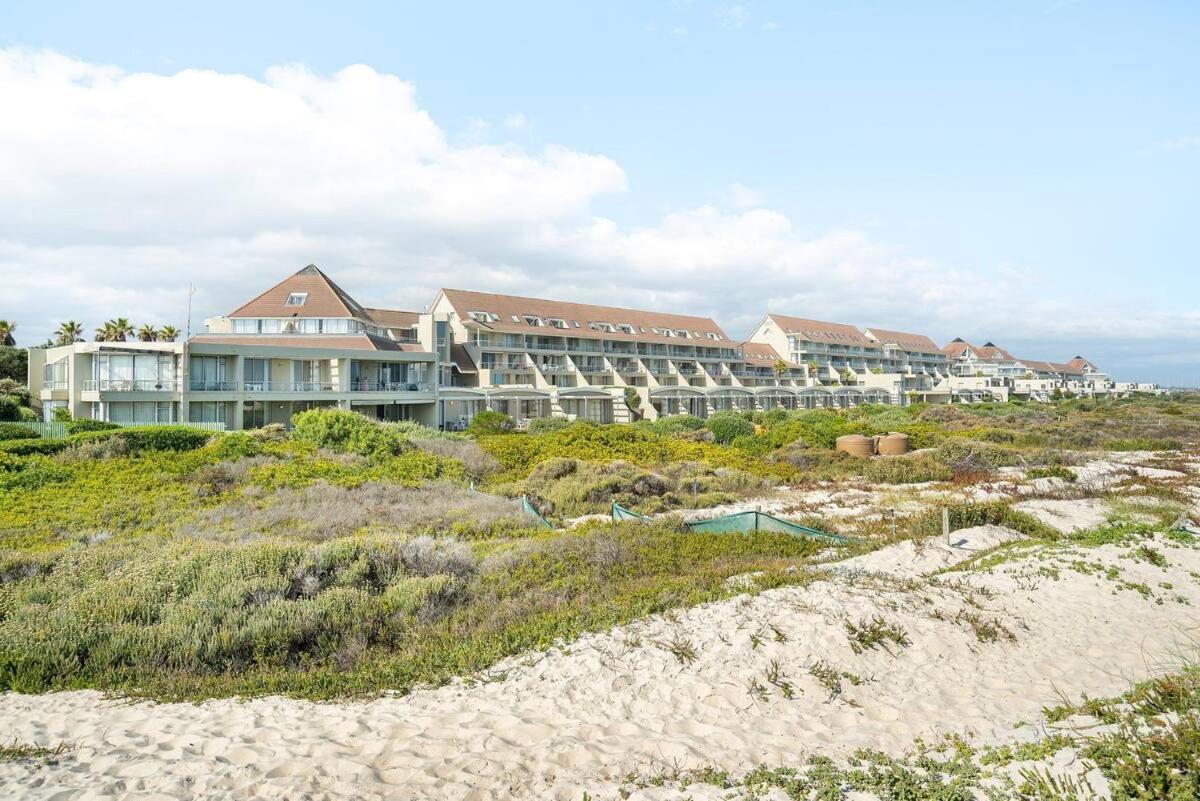 Dolphin Beachfront Apartment, 3 Bedroom-6 Persons *
